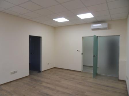 Nové obchodné, kancelárske priestory na prenájom v Komárne Bezirk Komárno LRo-PN-1157