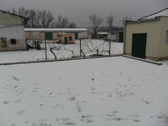 1ha pozemok pri Dunaji,skladové priestory Okres Komárno VK-PN-142