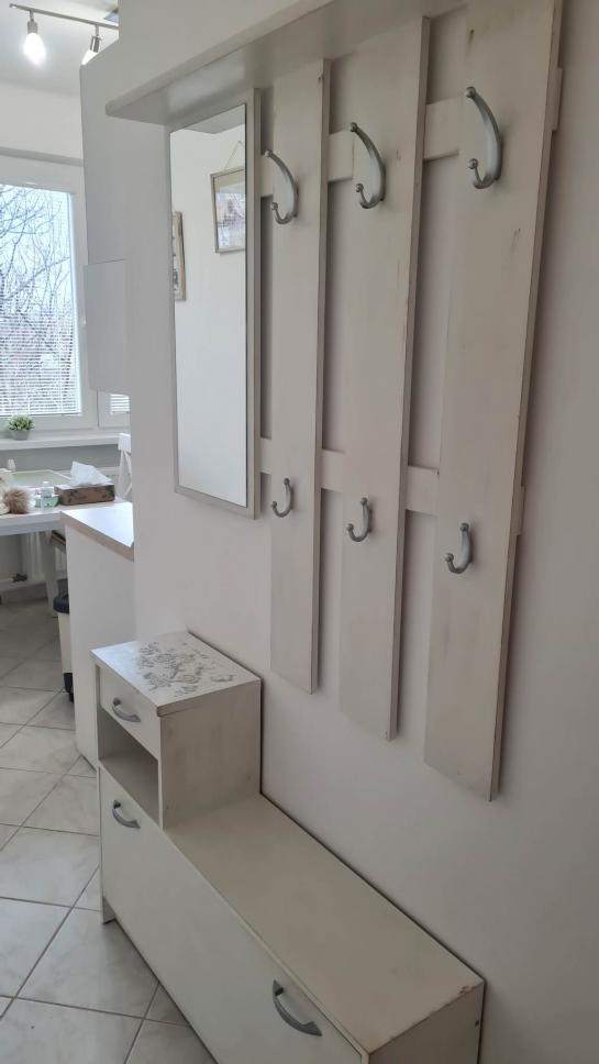 Na prenájom zariadený 3-izbový byt s loggiou na Gazdovskej ulici Okres Komárno LR-PN-1448