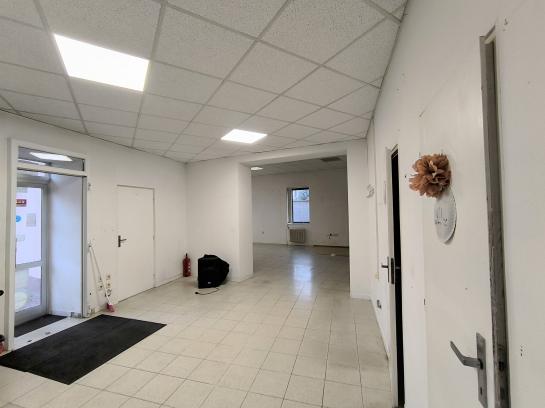 PRIEMYSELNÝ AREÁL NA PREDAJ / PRENÁJOM - NOVÁ STRÁŽ, OKR. KOMÁRNO  Okres Komárno ksk-PN-1512