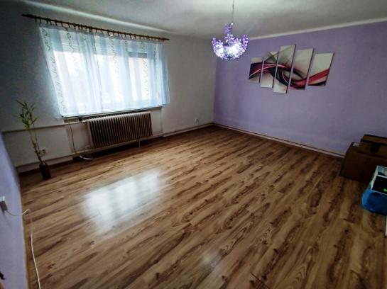 Na prenájom tehlový 3-izbový byt s nízkou réžiou v centre mesta Okres Komárno LR-PN-1510