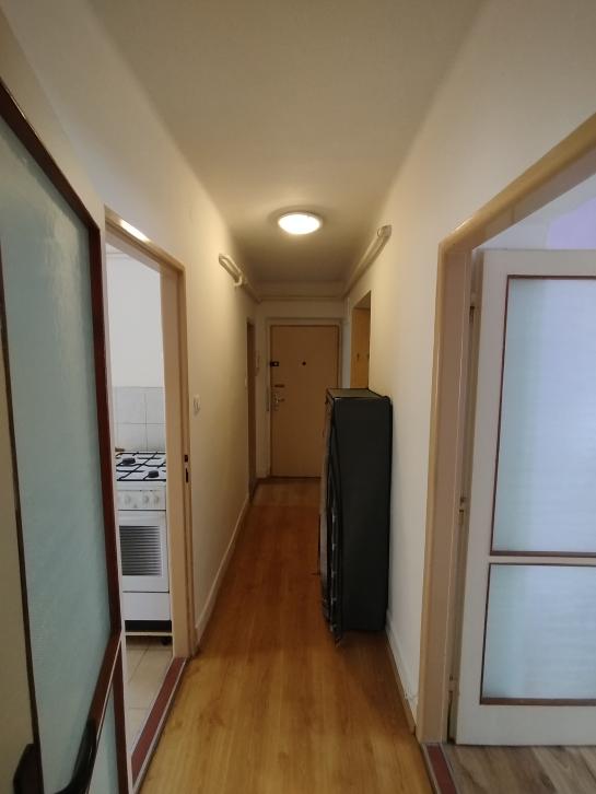 Na prenájom tehlový 3-izbový byt s nízkou réžiou v centre mesta Okres Komárno LR-PN-1510
