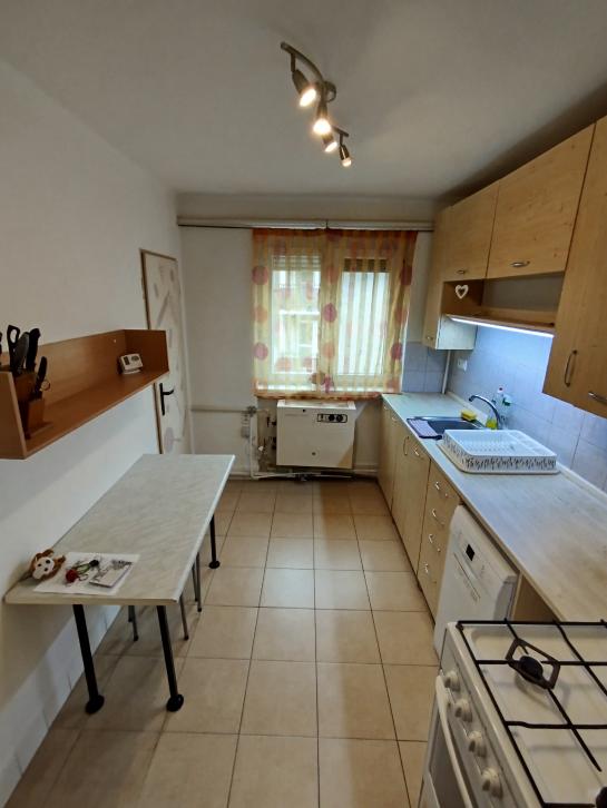 Na prenájom tehlový 3-izbový byt s nízkou réžiou v centre mesta Okres Komárno LR-PN-1510