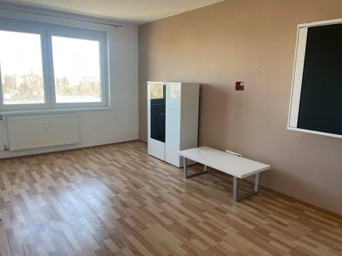 Na prenájom-3 izbový byt  Gazdovská ul. Bezirk Komárno VS-PN-950