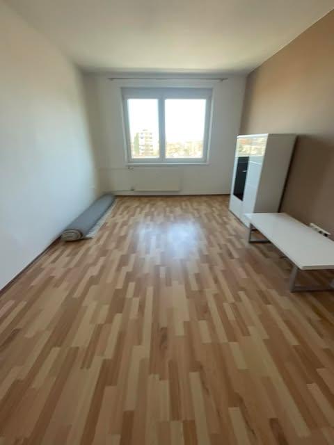 Na prenájom-3 izbový byt  Gazdovská ul. Bezirk Komárno VS-PN-950