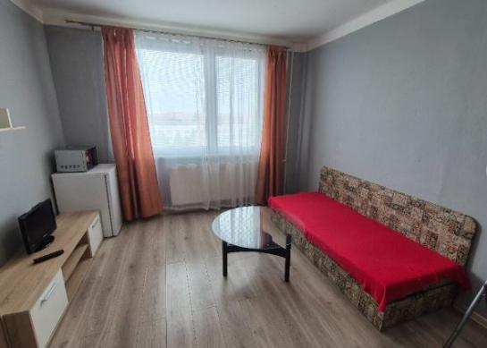 Na predaj garzónka v Komárne na ul. GAZDOVSKÁ krj Okres Komárno LRo-PN-1553