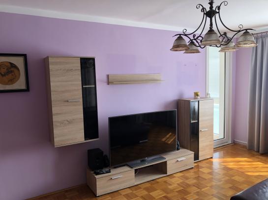 Na prenájom zariadený 3-izbový byt na sídl. Bauring Okres Komárno LR-PE-1512