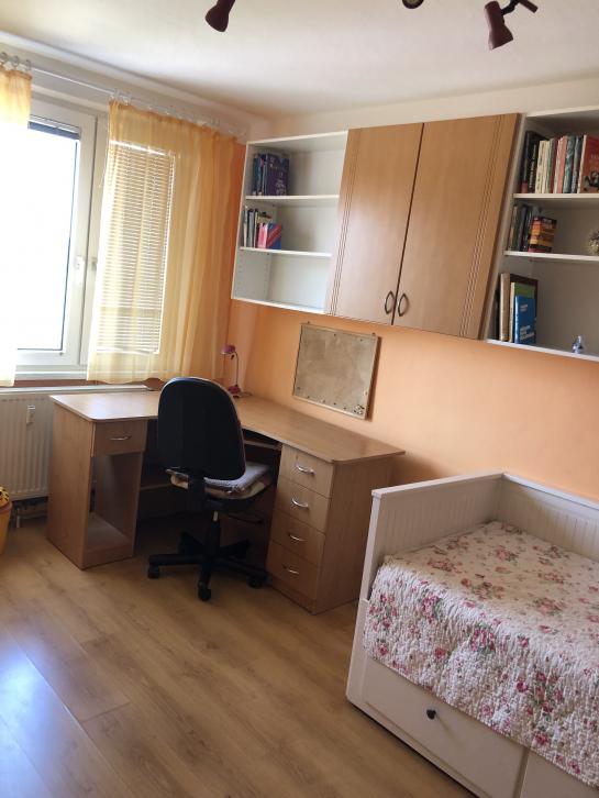Na prenájom zariadený 3-izbový byt na sídl. Bauring Okres Komárno LR-PE-1512