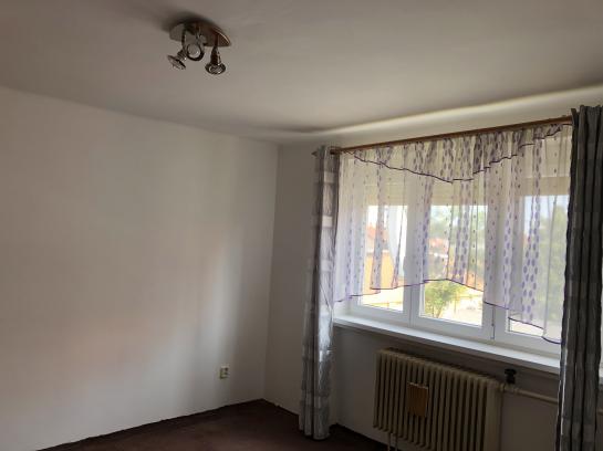 Na prenájom tehlový 3-izbový byt s nízkou réžiou v centre mesta Okres Komárno LR-PN-1510