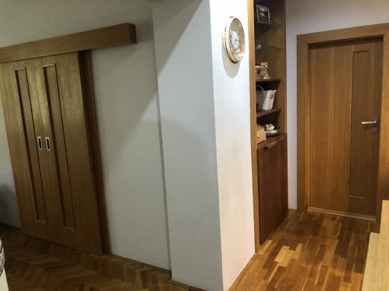 Na predaj štýlový 3-izbový tehlový byt s balkónom a garážou Okres Komárno LR-PE-1514