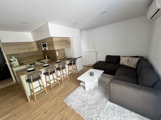 3 izbový byt s balkónom a garážou na PREDAJ - VII.sídl. KOMÁRNO  Okres Komárno ksk-PN-1525