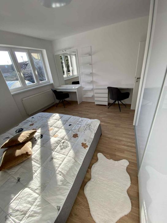 3 izbový byt s balkónom a garážou na PREDAJ - VII.sídl. KOMÁRNO  Okres Komárno ksk-PN-1525