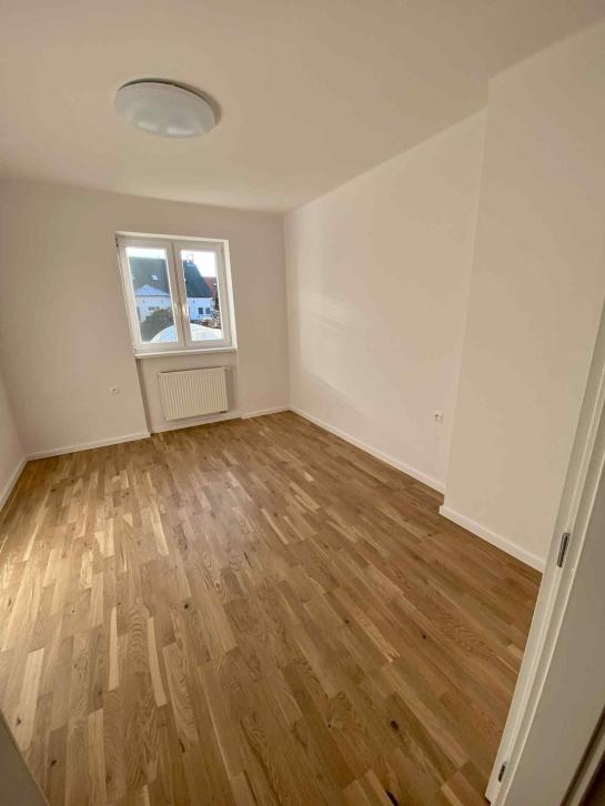 3 izbový byt s balkónom a garážou na PREDAJ - VII.sídl. KOMÁRNO  Okres Komárno ksk-PN-1525