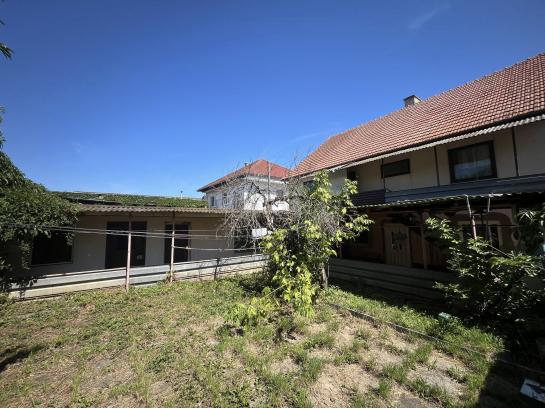 Priestranný rodinný dom v Štúrove na kúpu. Okres Nové Zámky NCS-PN-1567