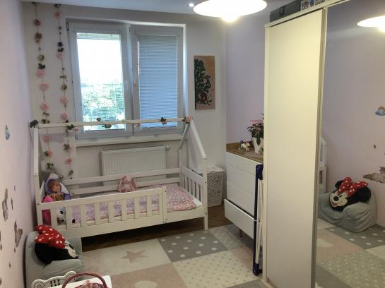 Na predaj štýlový 3-izbový tehlový byt s balkónom a garážou Okres Komárno LR-PE-1514