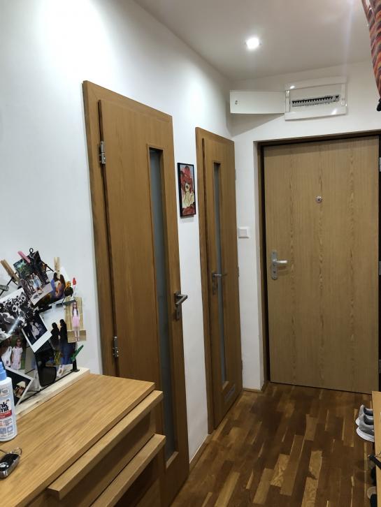 Na predaj štýlový 3-izbový tehlový byt s balkónom a garážou Okres Komárno LR-PE-1514
