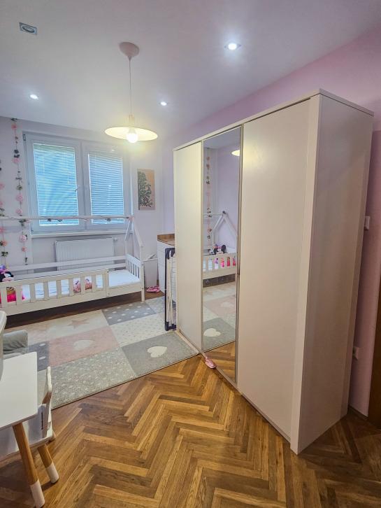 Na predaj štýlový 3-izbový tehlový byt s balkónom a garážou Okres Komárno LR-PE-1514