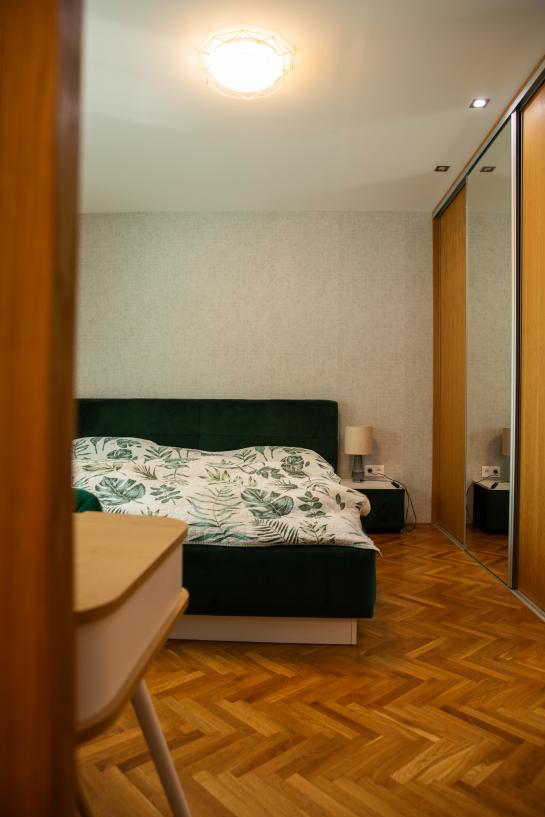 Na predaj štýlový 3-izbový tehlový byt s balkónom a garážou Okres Komárno LR-PE-1514