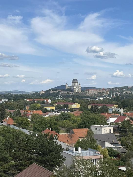 Ponúkam na kúpu 4-izbový byt s rozlohou 82 m² na Štefánikovej ulici v Štúrove Okres Nové Zámky NCS-PN-1568