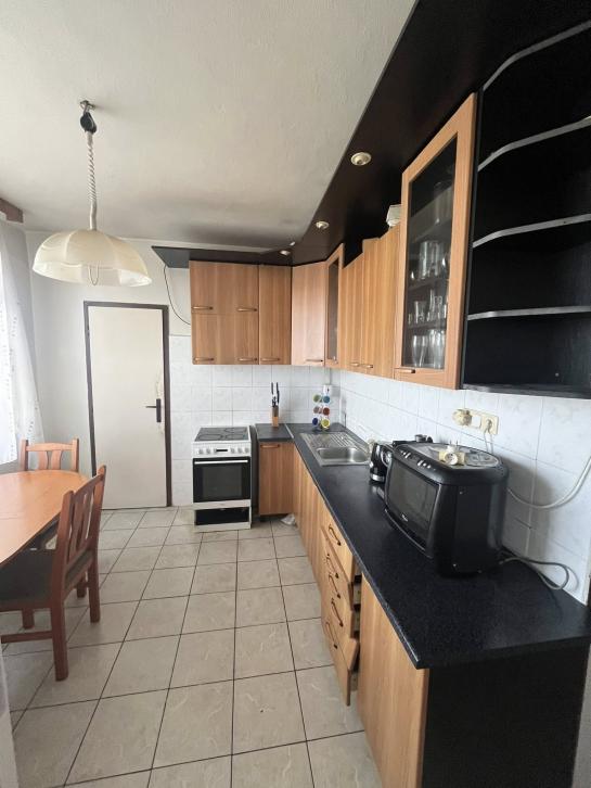 Ponúkam na kúpu 4-izbový byt s rozlohou 82 m² na Štefánikovej ulici v Štúrove Okres Nové Zámky NCS-PN-1568