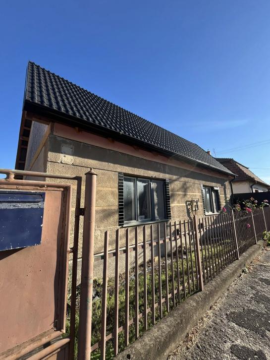 Štúrovo – Stanica Ponúkam  na kúpu rodinný dom v príjemnej a tichej ulici. Kerület Nové Zámky NCS-PN-1571