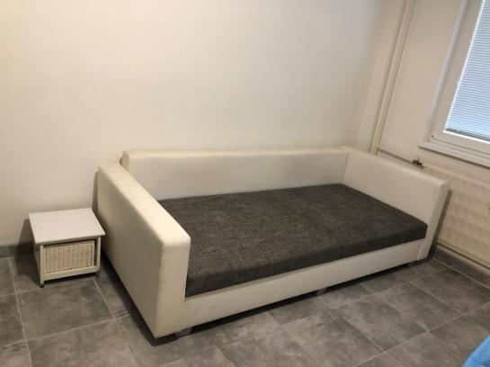 Na prenájom pekne rekonštruovaná garzonka na Vodnej ulici County Komárno LR-PN-1180