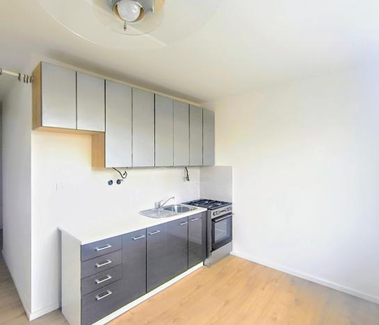 3 izbový byt s balkónom do PRENÁJMU - KOMÁRNO  Okres Komárno ksk-PN-1530