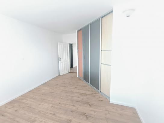 3 izbový byt s balkónom do PRENÁJMU - KOMÁRNO  Okres Komárno ksk-PN-1530