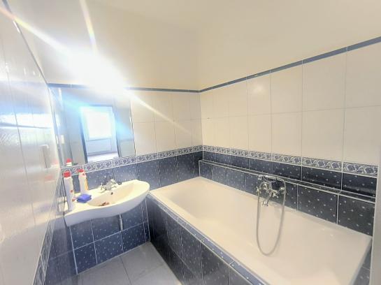 3 izbový byt s balkónom do PRENÁJMU - KOMÁRNO  Okres Komárno ksk-PN-1530