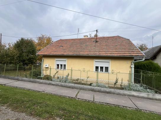 Na predaj rodinný dom v obci Bruty– ticho, pokoj, príroda Okres Nové Zámky NCS-PN-1572