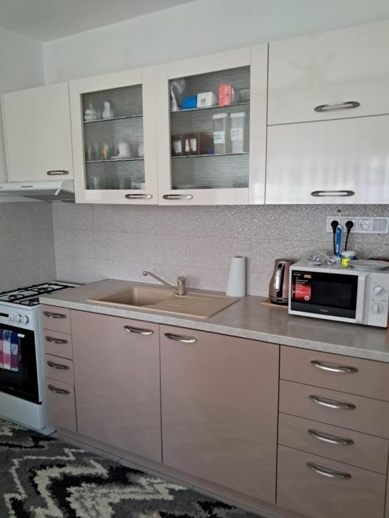 Eladó teljesen felújított 1 szobás lakás – Komárom, VII. lakótelep Kerület Komárno LRo-PN-1562