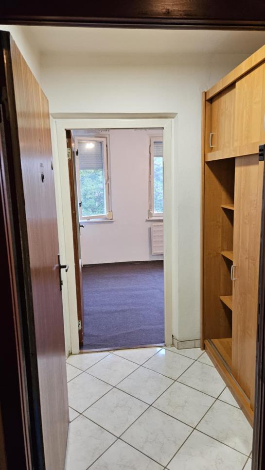 NA PREDAJ: 1-izbový byt, 28 m² | Komárno - 7. sídlisko Okres Komárno LRo-PN-1563