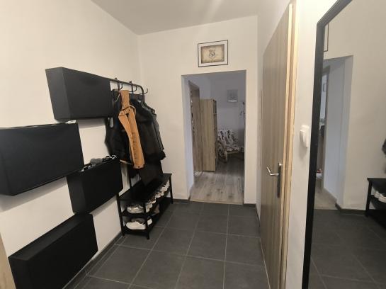 Zrekonštruovaný 3,5 izbový byt s loggiou na PREDAJ - Komárno, VII.sídl. Okres Komárno ksk-PN-1535