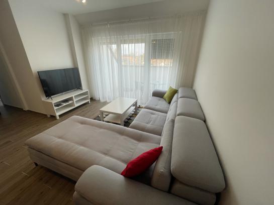  NA PRENÁJOM – moderný 3-izbový byt v novostavbe, Komárom (HU)  Okres Maďarsko VS-PN-951