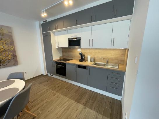  NA PRENÁJOM – moderný 3-izbový byt v novostavbe, Komárom (HU)  Okres Maďarsko VS-PN-951