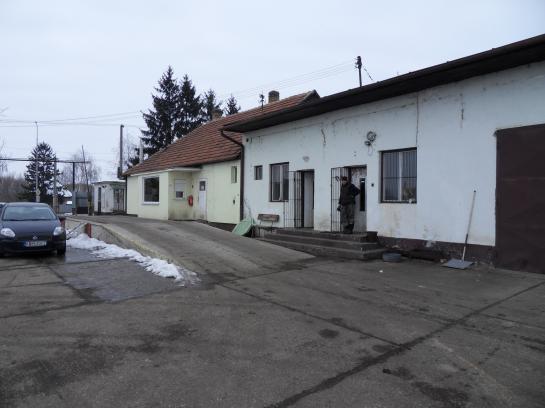 Na predaj areál s budovami používaný ako výkup železa Okres Komárno LRo-PN-544
